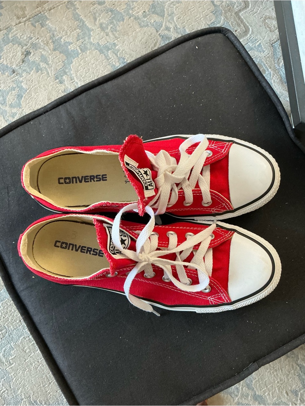 Converse red low top canvas sneakers - Picture 2 of 5